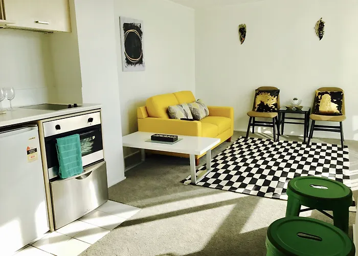 Cosy Two Bedroom High Rise